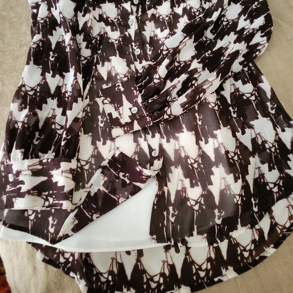 Blouse with lining.